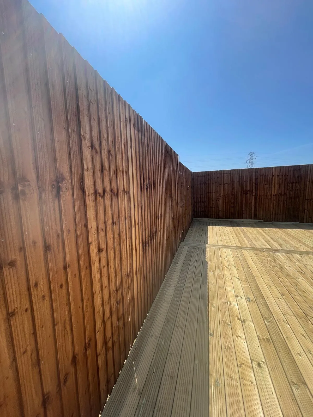 Garden boundary fencing